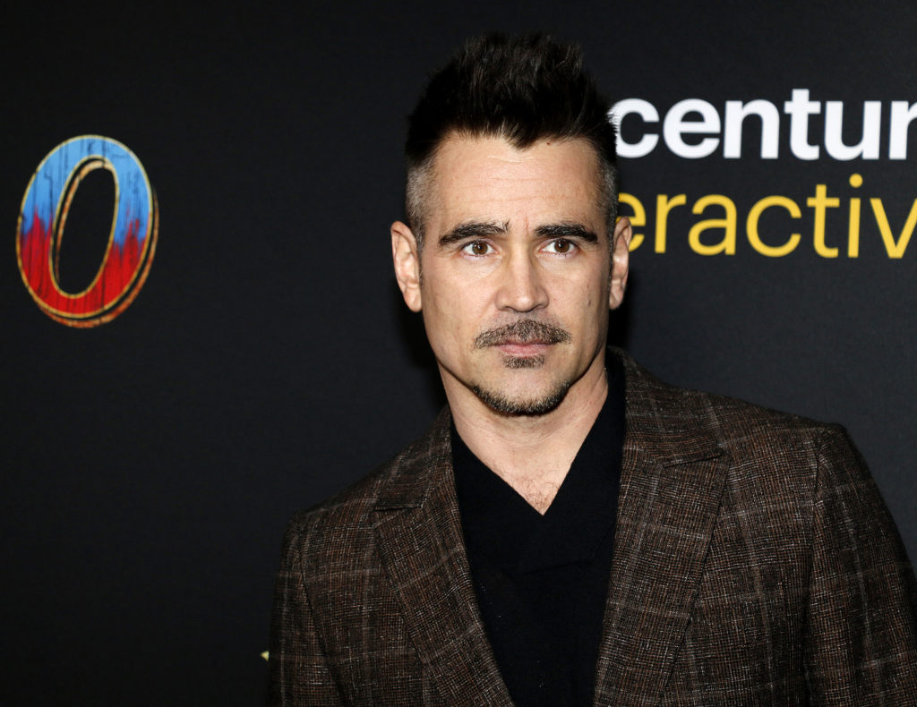 Colin Farrell is an attractive Irish actor who used to flaunt long-hair look.