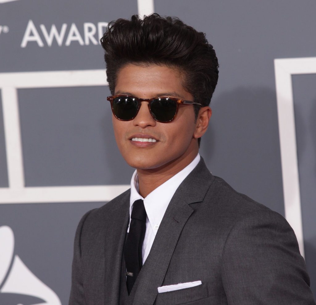 Bruno Mars perfectly blends pop music with his groovy dance moves
