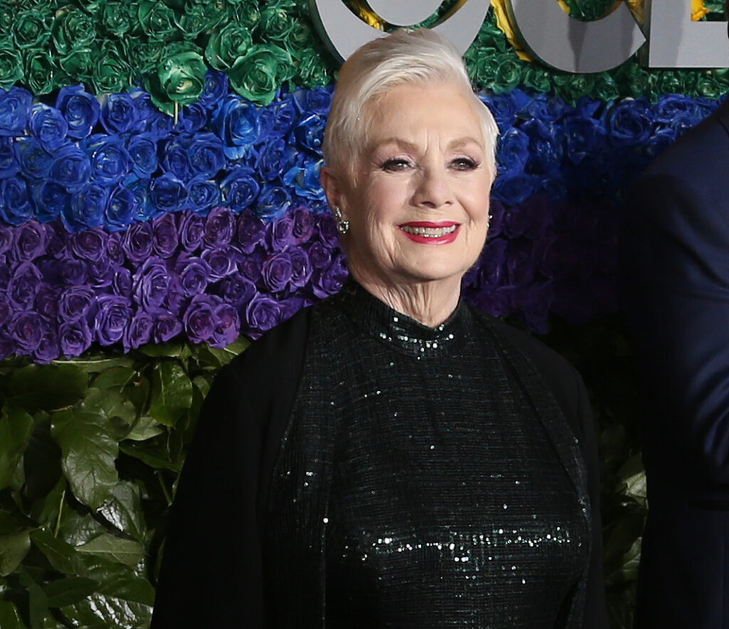 Shirley Jones' 88 years of age hasn't stopped her beauty